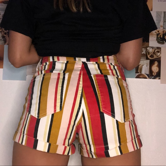Multicolored shorts - Picture 3 of 4